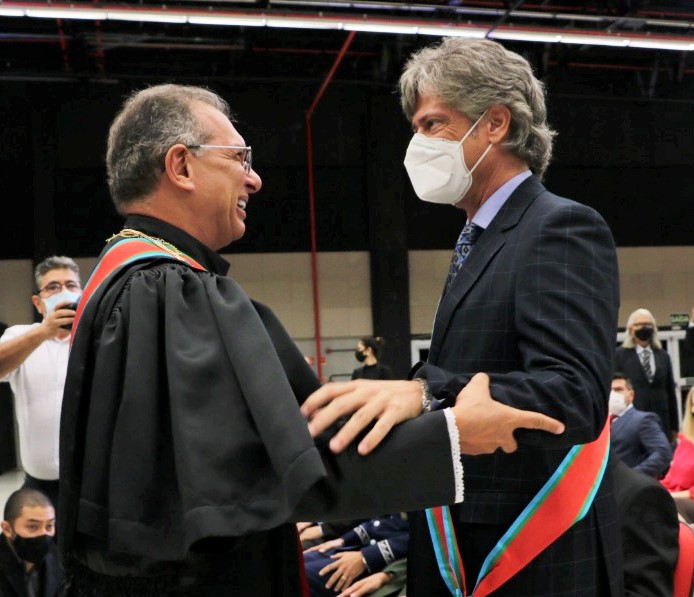 Na foto. à esquerda o Presidente do TJ/MS, des. Carlos Eduardo Contar e, à direita, o Presidente do TRT24 des. André Luís Moraes de Oliveira.