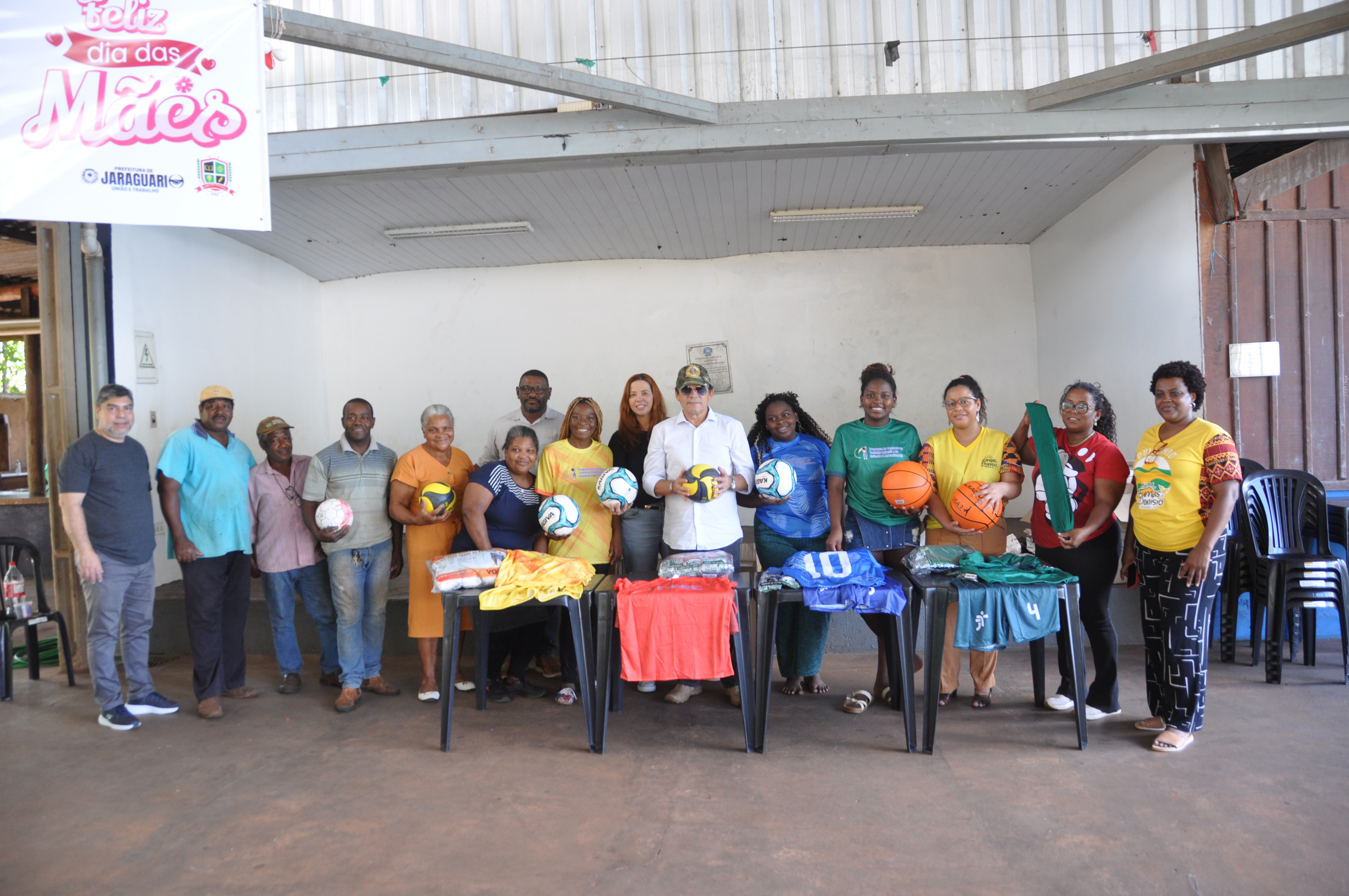 A comunidade quilombola de Furnas do Dionísio, localiza no município de Jaraguari (MS), recebeu na última sexta-feira, 16 de maio, a visita dos gestores regionais do Programa de Combate ao Trabalho Infantil e Estímulo à Aprendizagem do Tribunal Regional do Trabalho da 24ª Região (TRT/MS)
