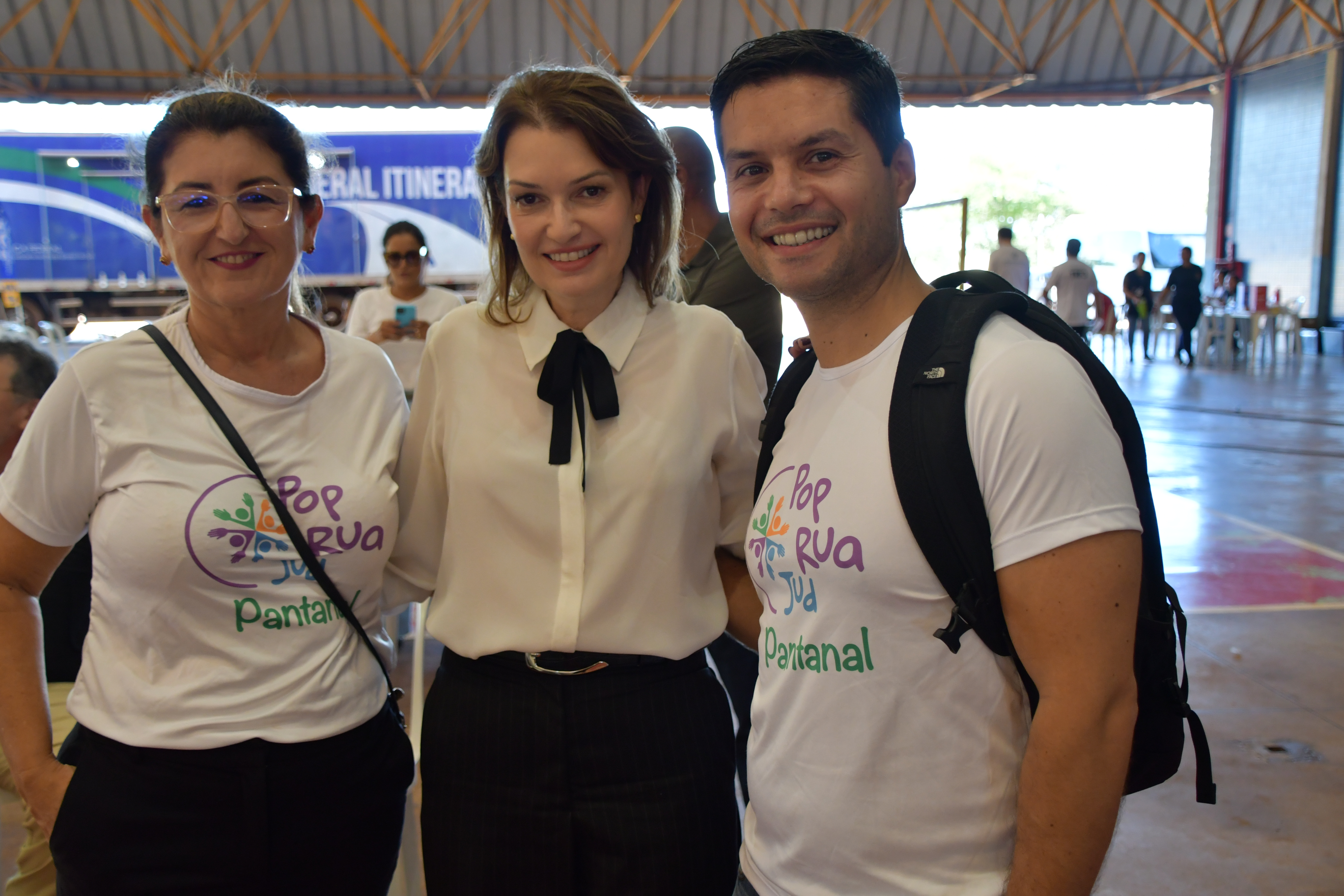 A Ouvidora da Mulher do TRT/MS, juíza Ana Paola Emanuelli Balsanelli com os juízes federais Monique Marchioli Leite e Ney Gustavo Paes de Andrade