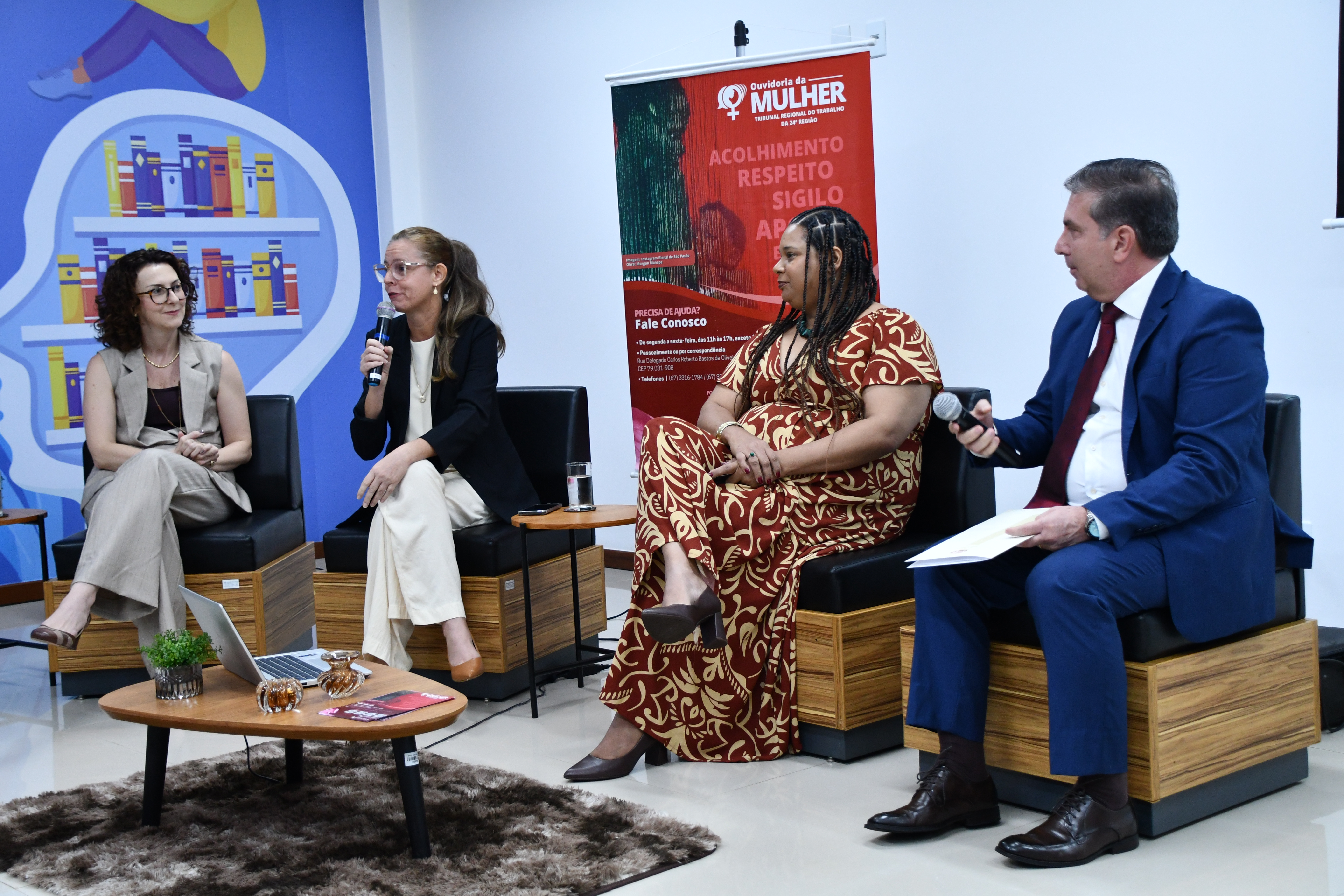 primeiro painel, que abordou “O feminicídio na pele: interseccionalidade – mulheres, raça e classe”