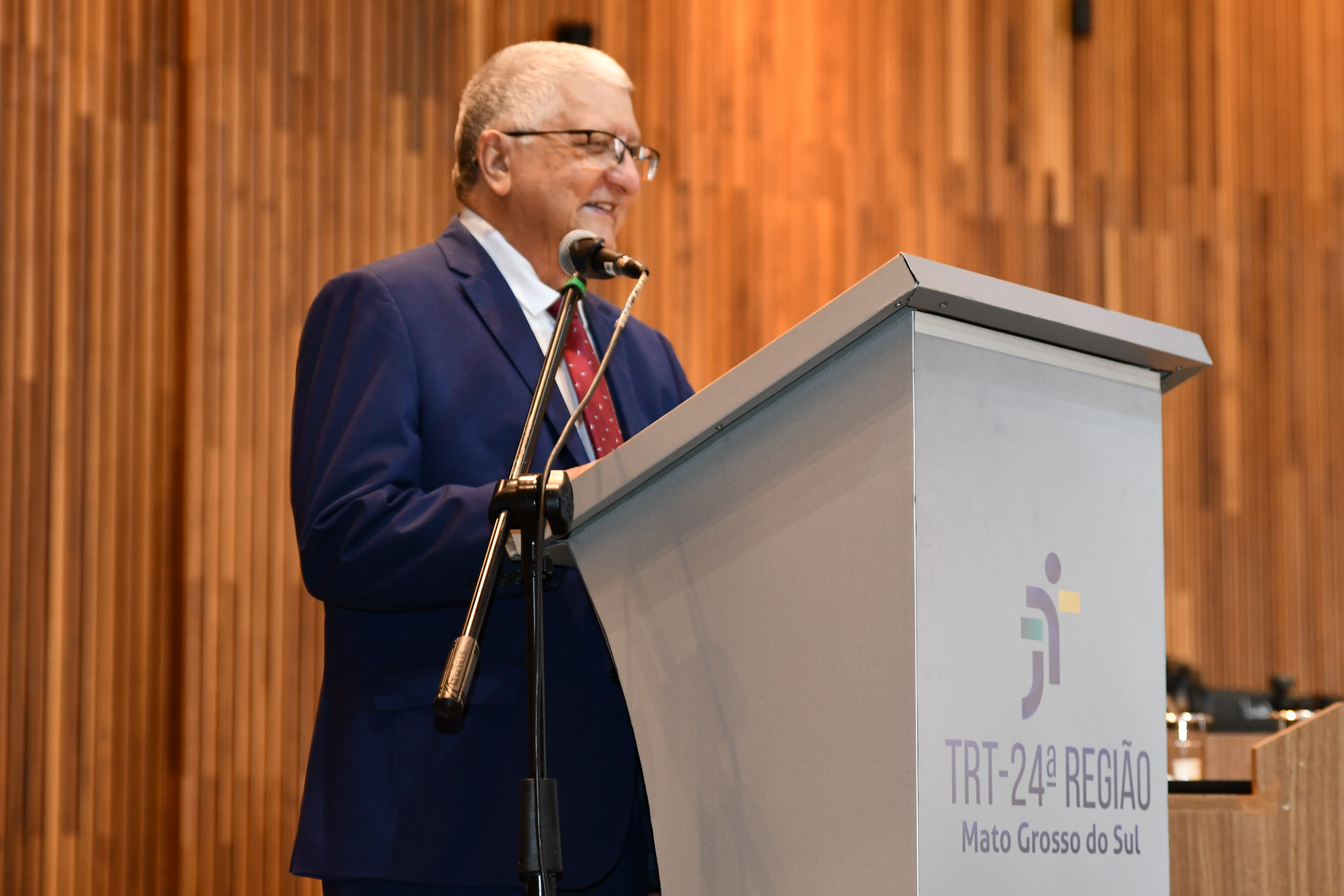 O Tribunal Regional do Trabalho da 24ª Região (TRT/MS), por meio do Programa Nacional de Prevenção de Acidentes do Trabalho (Programa Trabalho Seguro) e da Escola Judicial (Ejud), realizou, nesta sexta-feira (2/10), o 3º Encontro Estadual de Segurança e Saúde em Mato Grosso do Sul