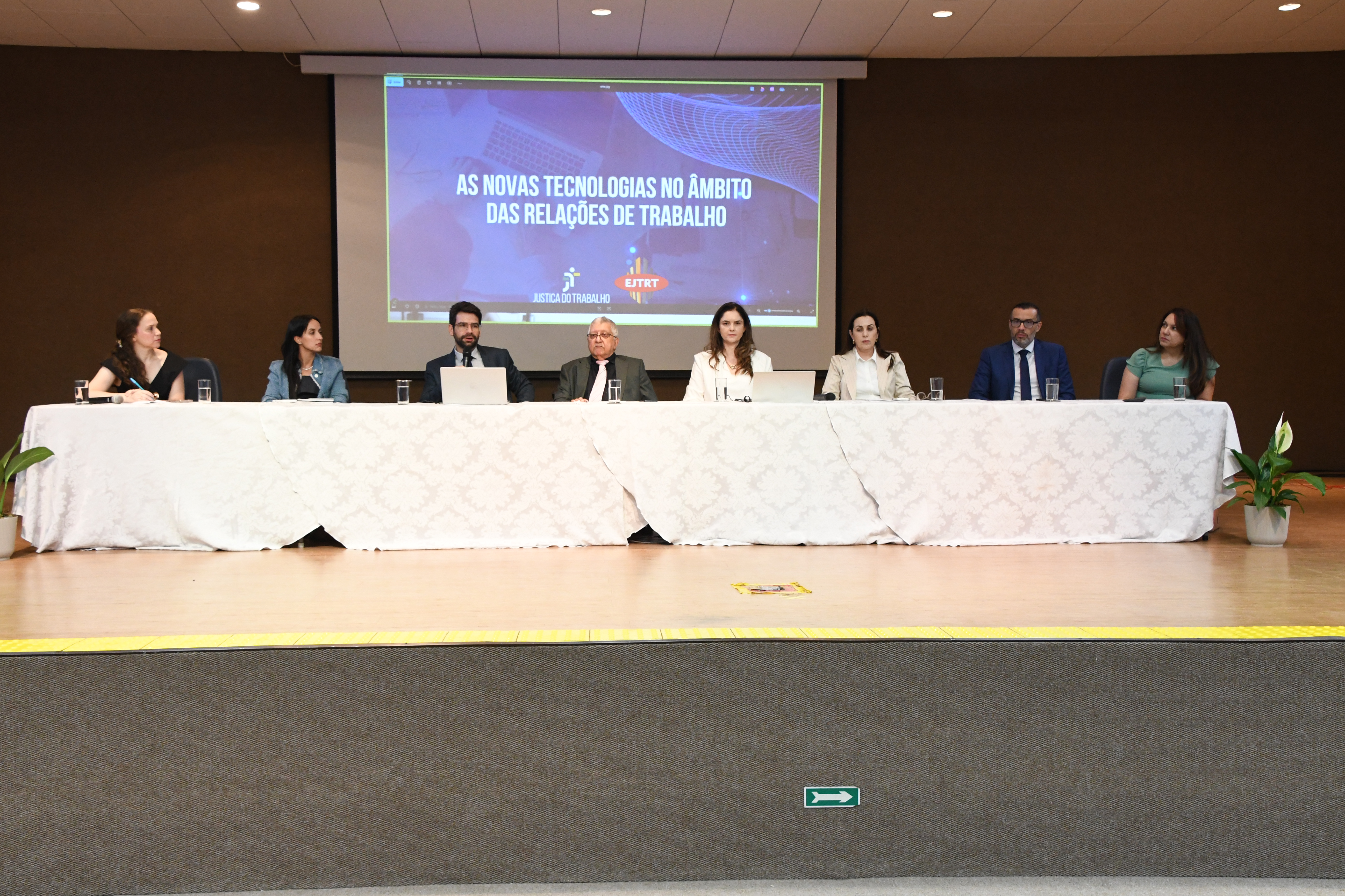 A programação incluiu um painel com mesa conjunta para abordar dois temas