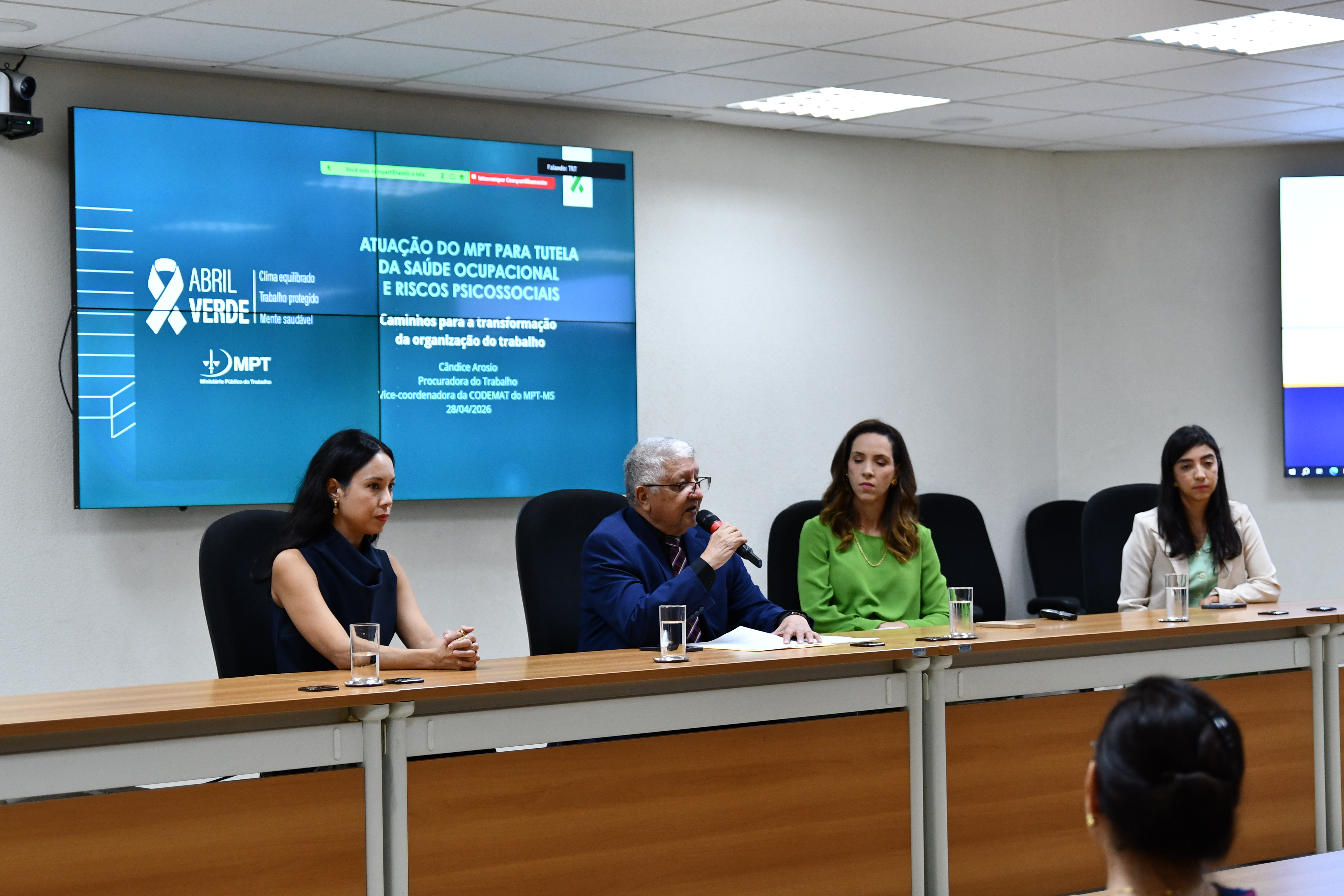 Durante a abertura, o diretor da Escola Judicial do TRT/MS, desembargador Francisco das C. Lima Filho, destacou a importância da construção de uma cultura de prevenção.