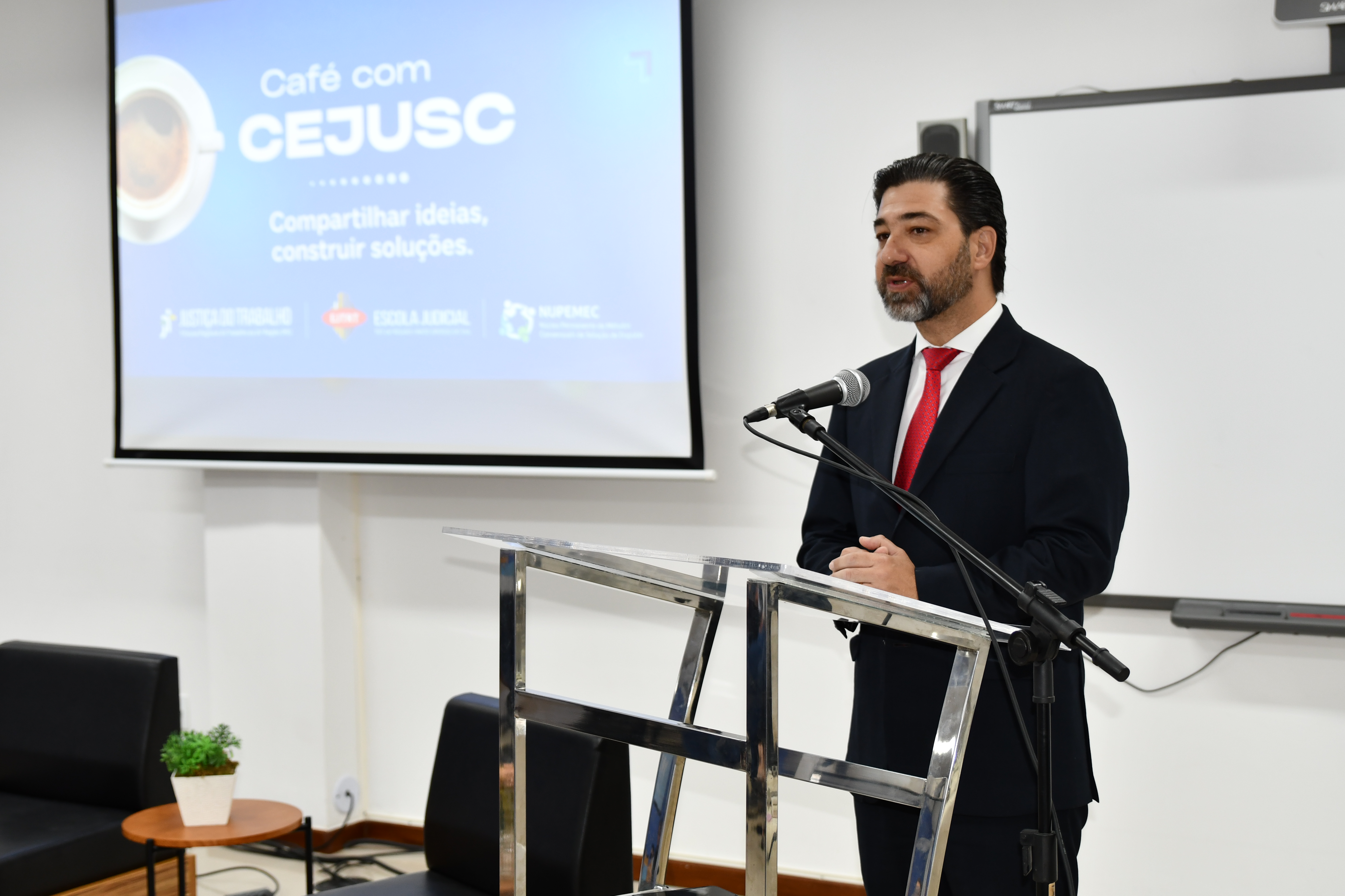 O Tribunal Regional do Trabalho da 24ª Região (TRT/MS) promoveu, nesta sexta-feira (15/5), o evento “Café com Cejusc”
