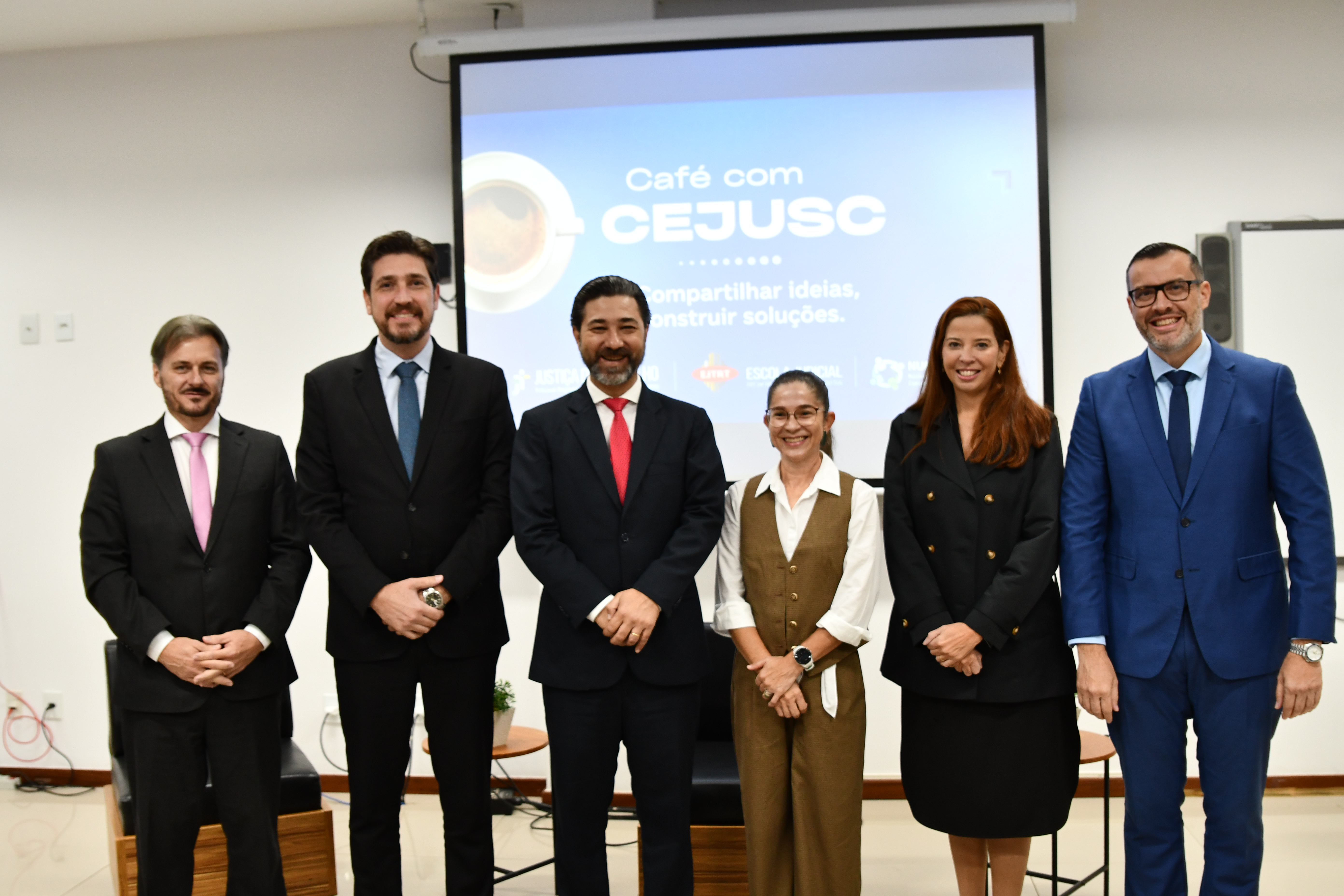 O Tribunal Regional do Trabalho da 24ª Região (TRT/MS) formalizou a assinatura de protocolos de cooperação com empresas dos segmentos de alimentos, celulose e florestal, bioenergia, além dos setores bancário, financeiro e de energia.