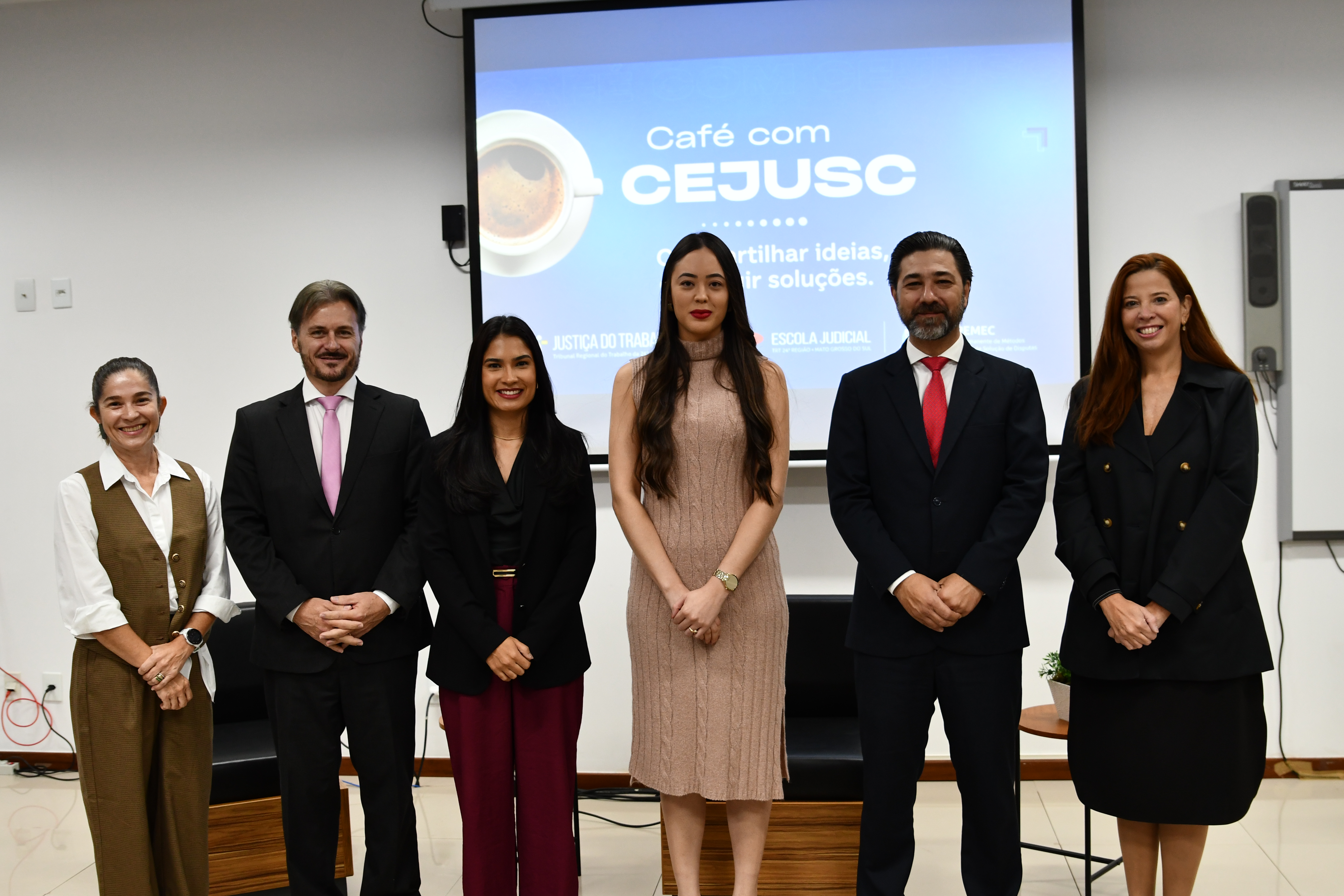  com empresas dos segmentos de alimentos, celulose e florestal, bioenergia, além dos setores bancário, financeiro e de energia.