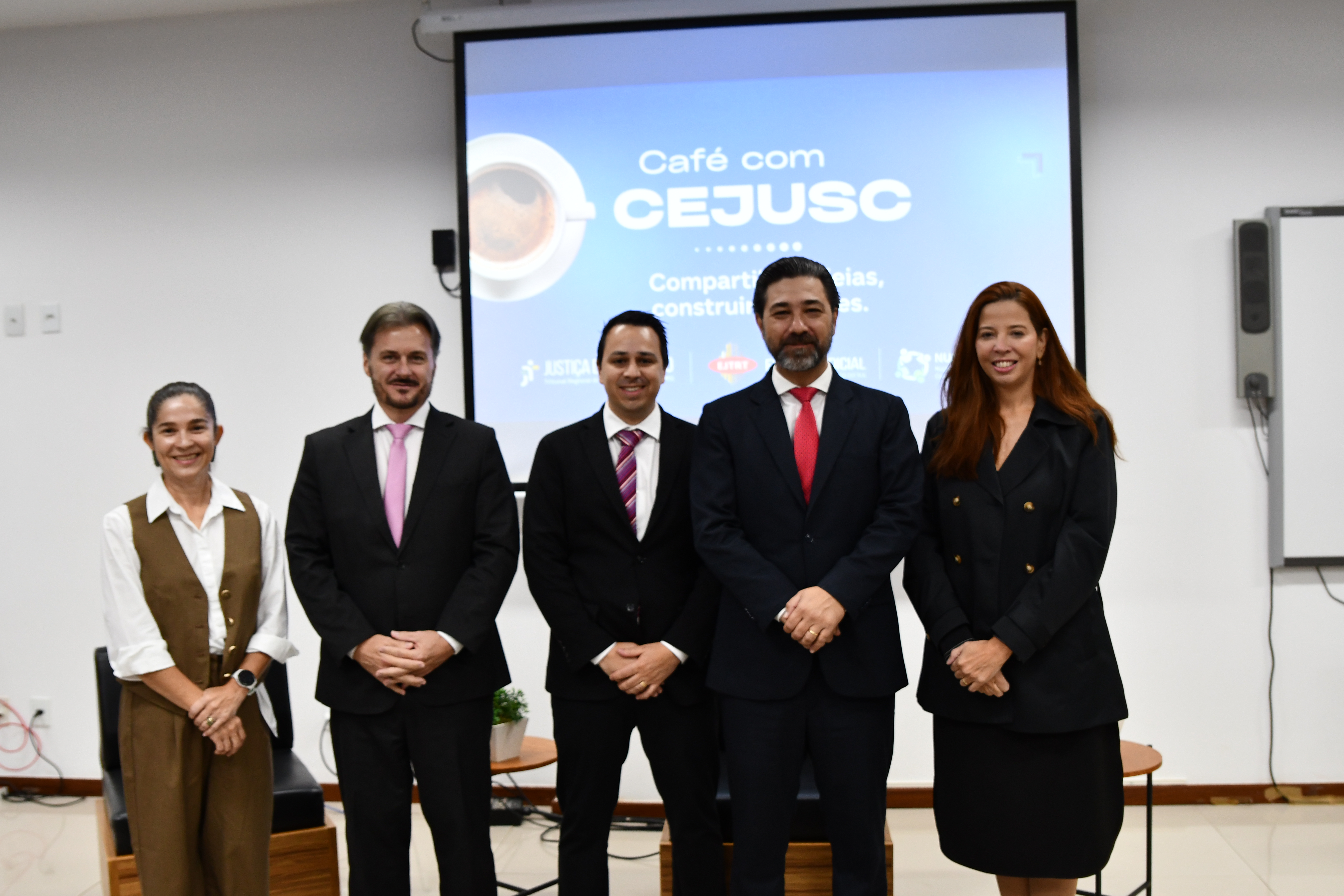 O Tribunal Regional do Trabalho da 24ª Região (TRT/MS) formalizou a assinatura de protocolos de cooperação com empresas dos segmentos de alimentos, celulose e florestal, bioenergia, além dos setores bancário, financeiro e de energia.