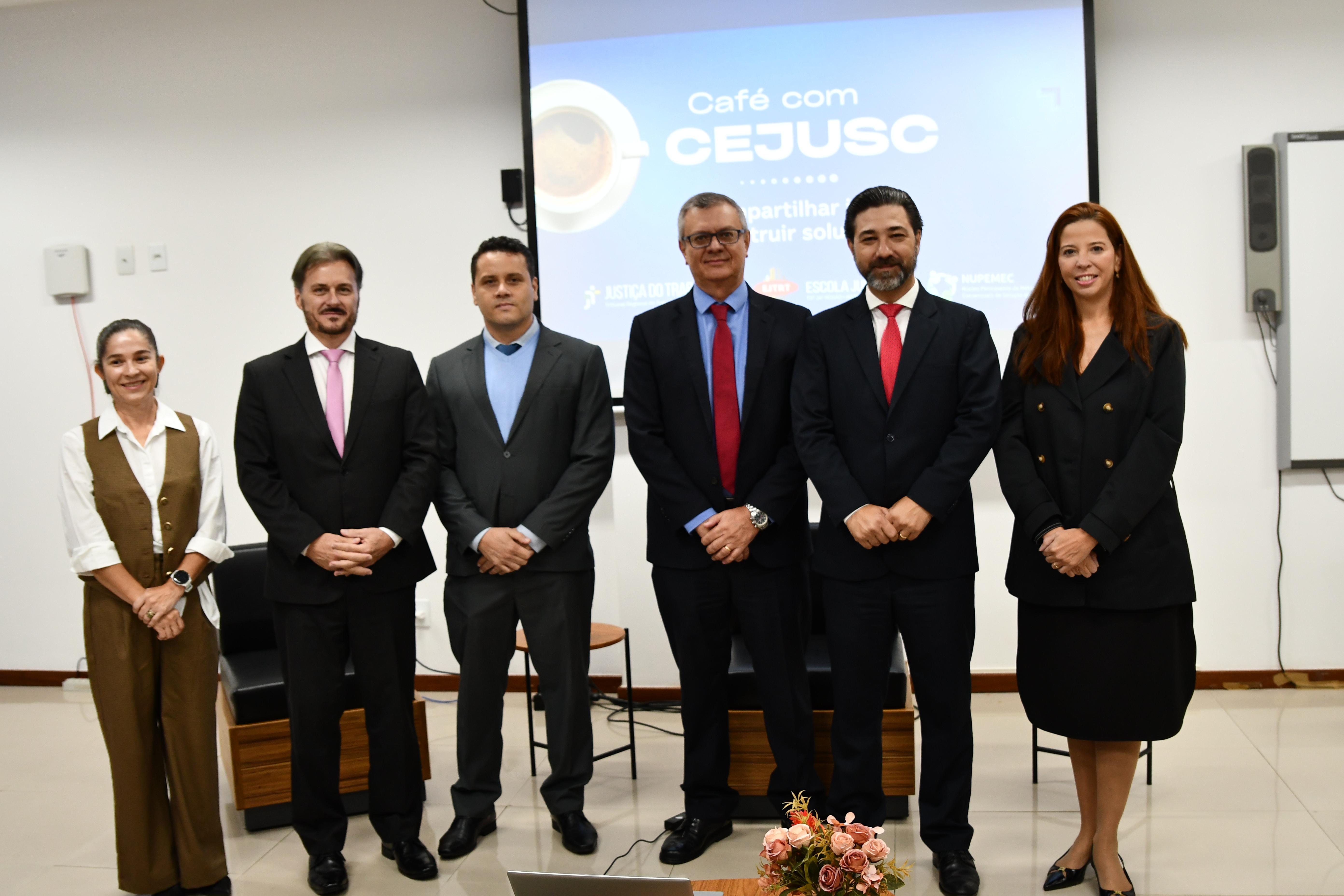 O Tribunal Regional do Trabalho da 24ª Região (TRT/MS) formalizou a assinatura de protocolos de cooperação com empresas dos segmentos de alimentos, celulose e florestal, bioenergia, além dos setores bancário, financeiro e de energia.