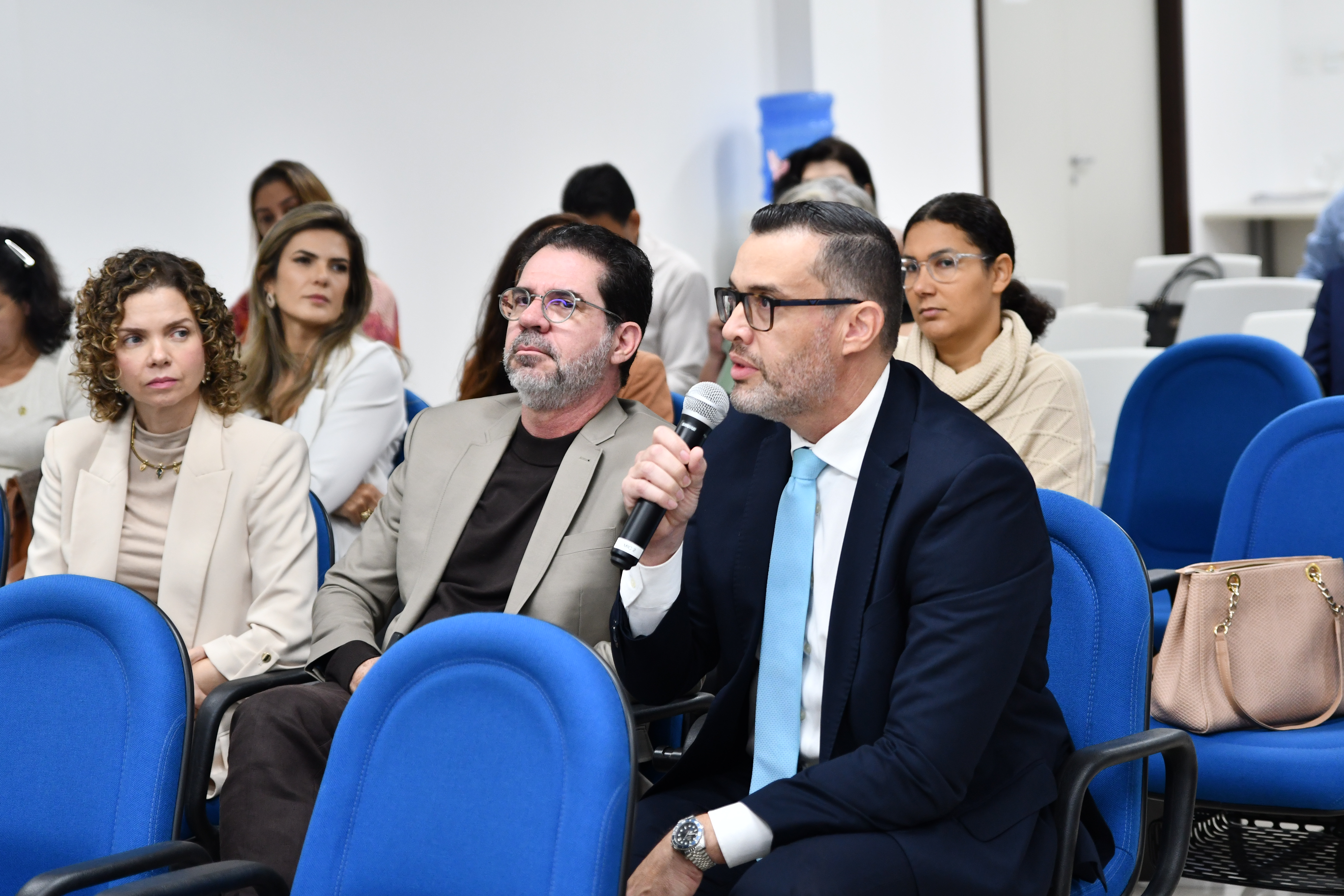 O encontro reuniu magistrados (as), servidores (as), representantes da advocacia e a sociedade civil, permitindo a participação da comunidade na construção das diretrizes que orientam a atuação da Justiça do Trabalho.