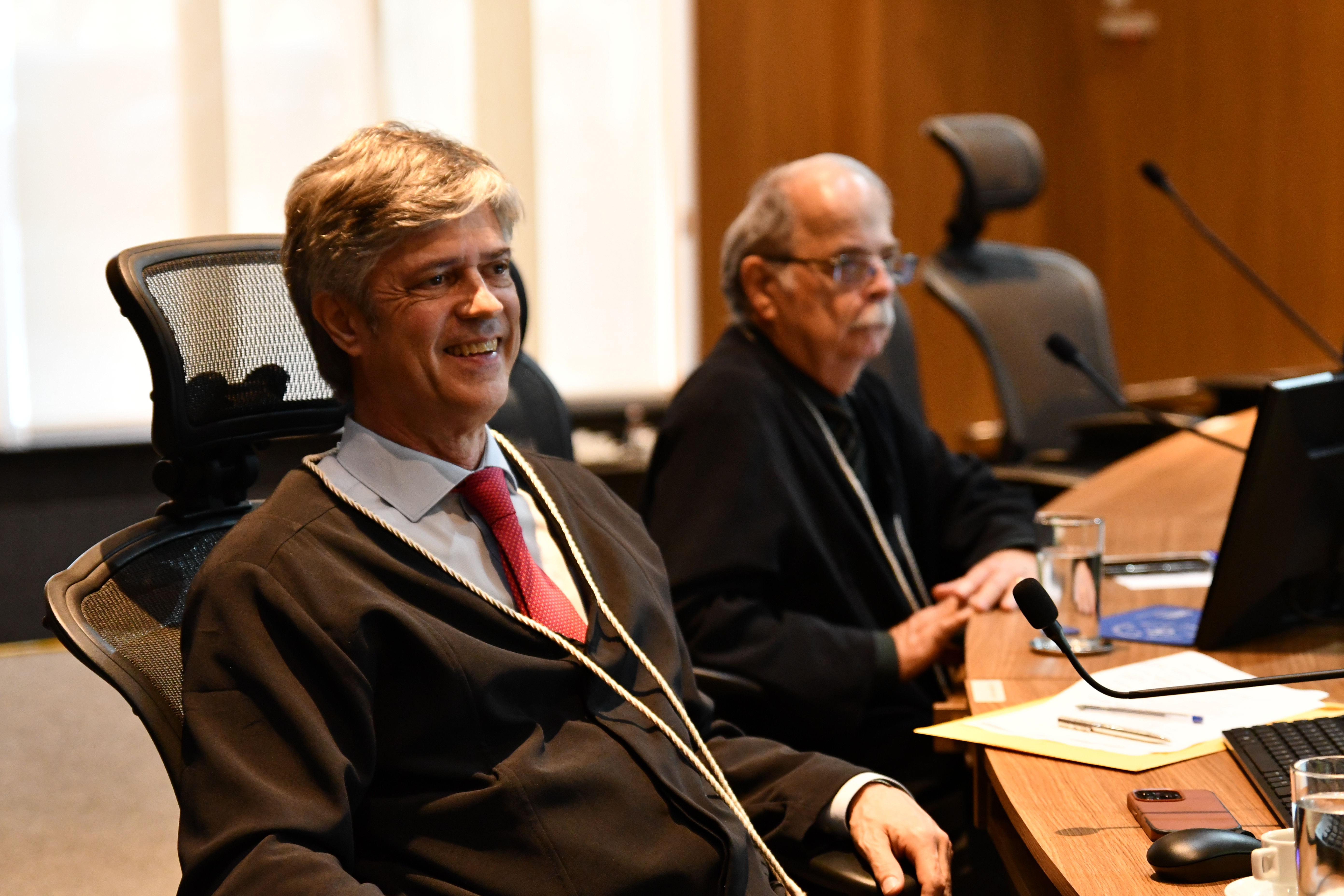 Após 37 anos dedicados à magistratura, o desembargador afirmou que o encerramento da carreira representa também a abertura de uma nova etapa em sua vida. 