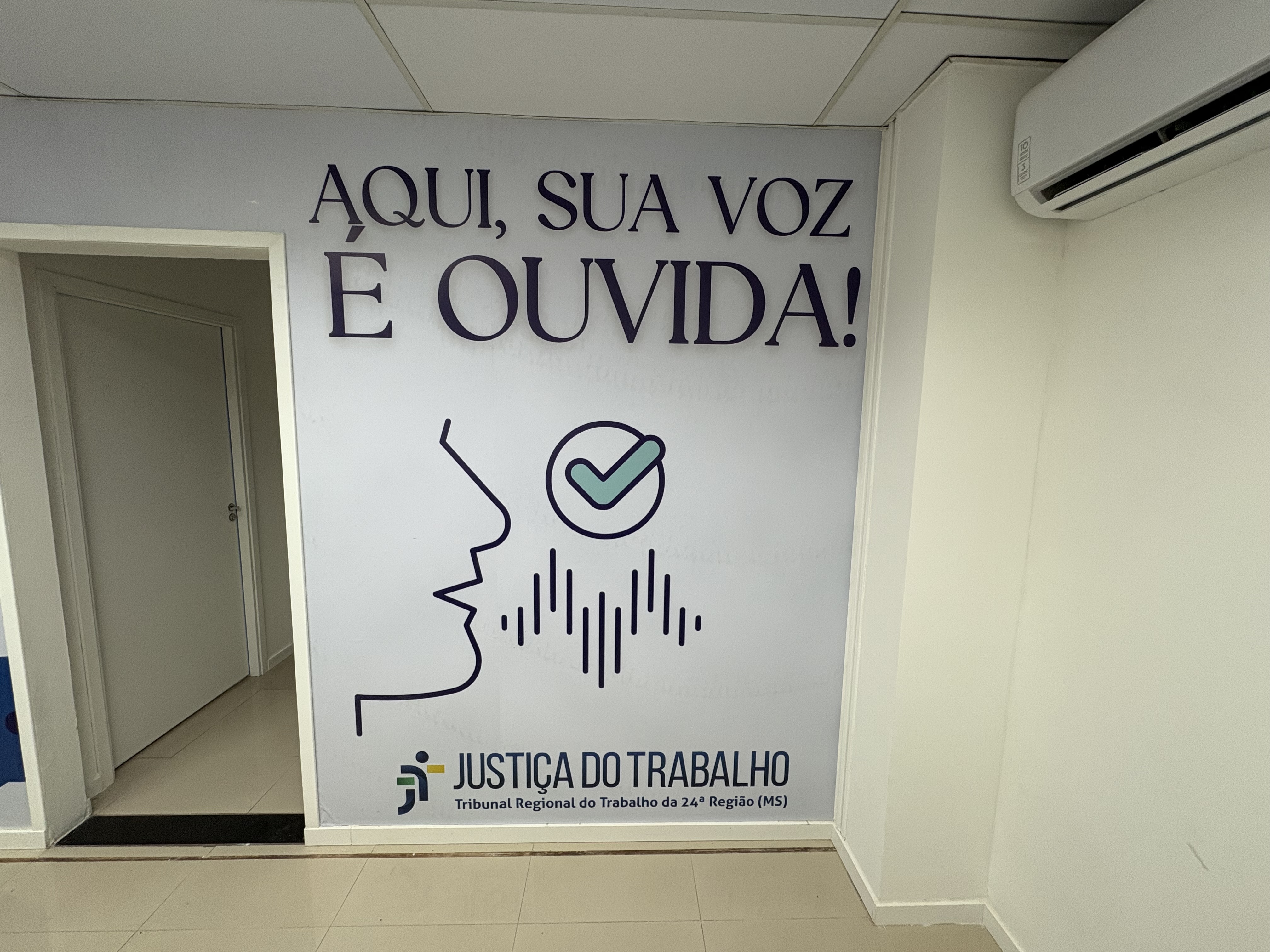 A Ouvidoria do TRT/MS está localizada no prédio-sede