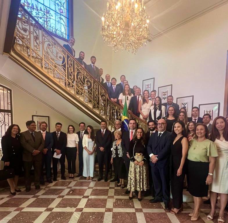 Os participantes conheceram a Embaixada do Brasil no México