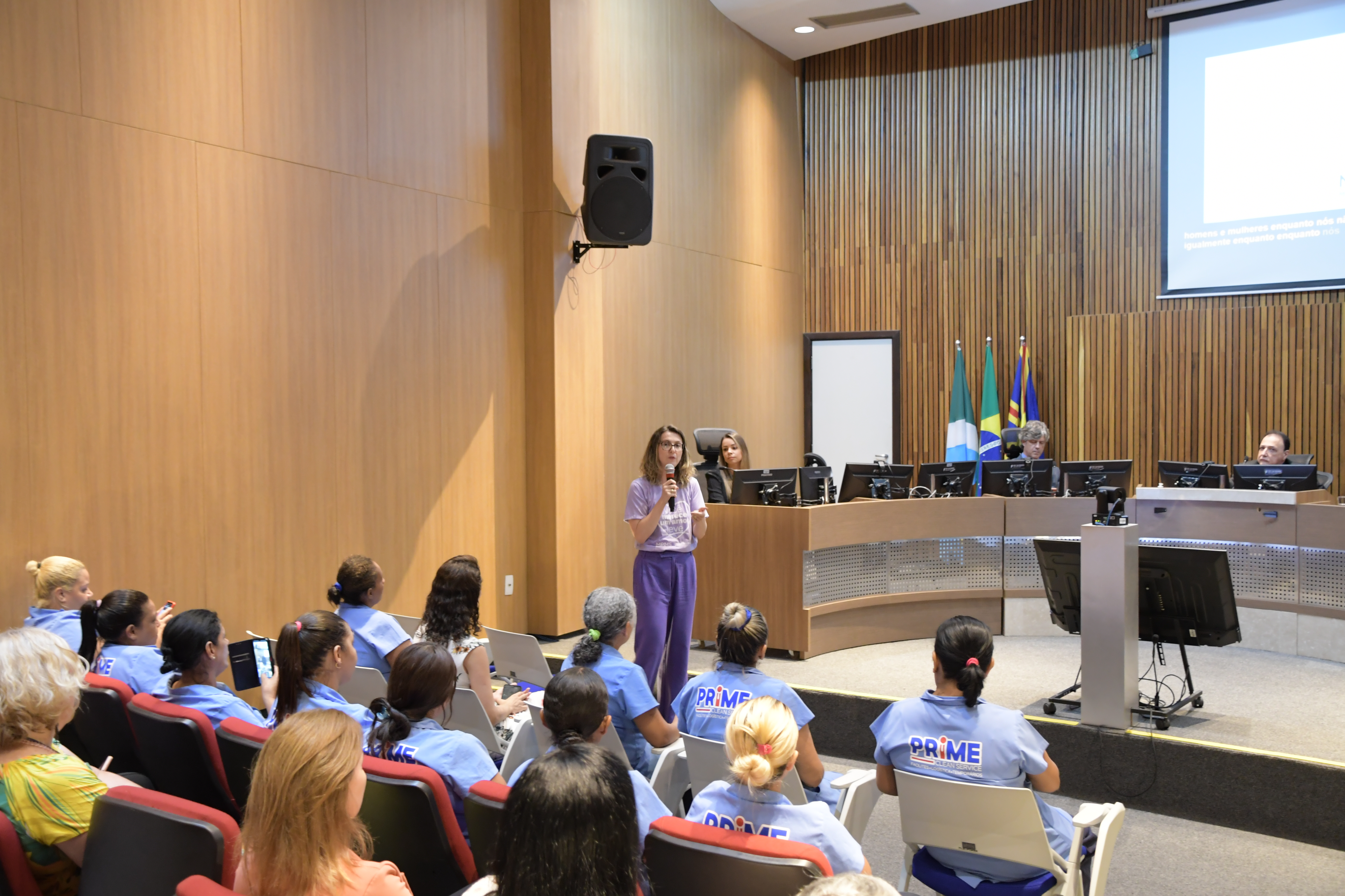 O evento teve por finalidade divulgar informações e orientações sobre a violência doméstica familiar contra as mulheres ao público interno do TRT/MS