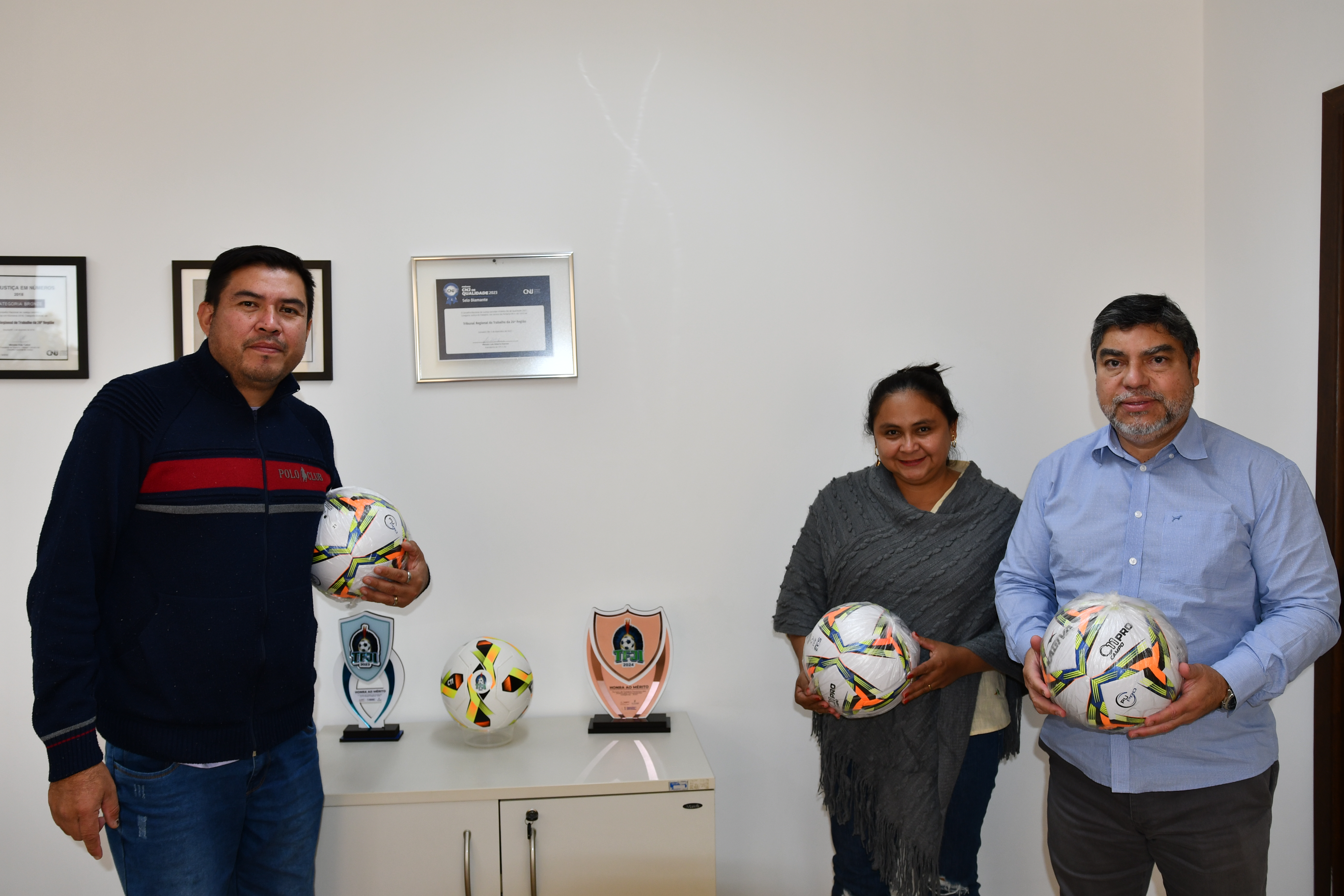 A entrega dos materiais esportivos para os atletas de Aquidauana foi realizada na sexta-feira (4/7)