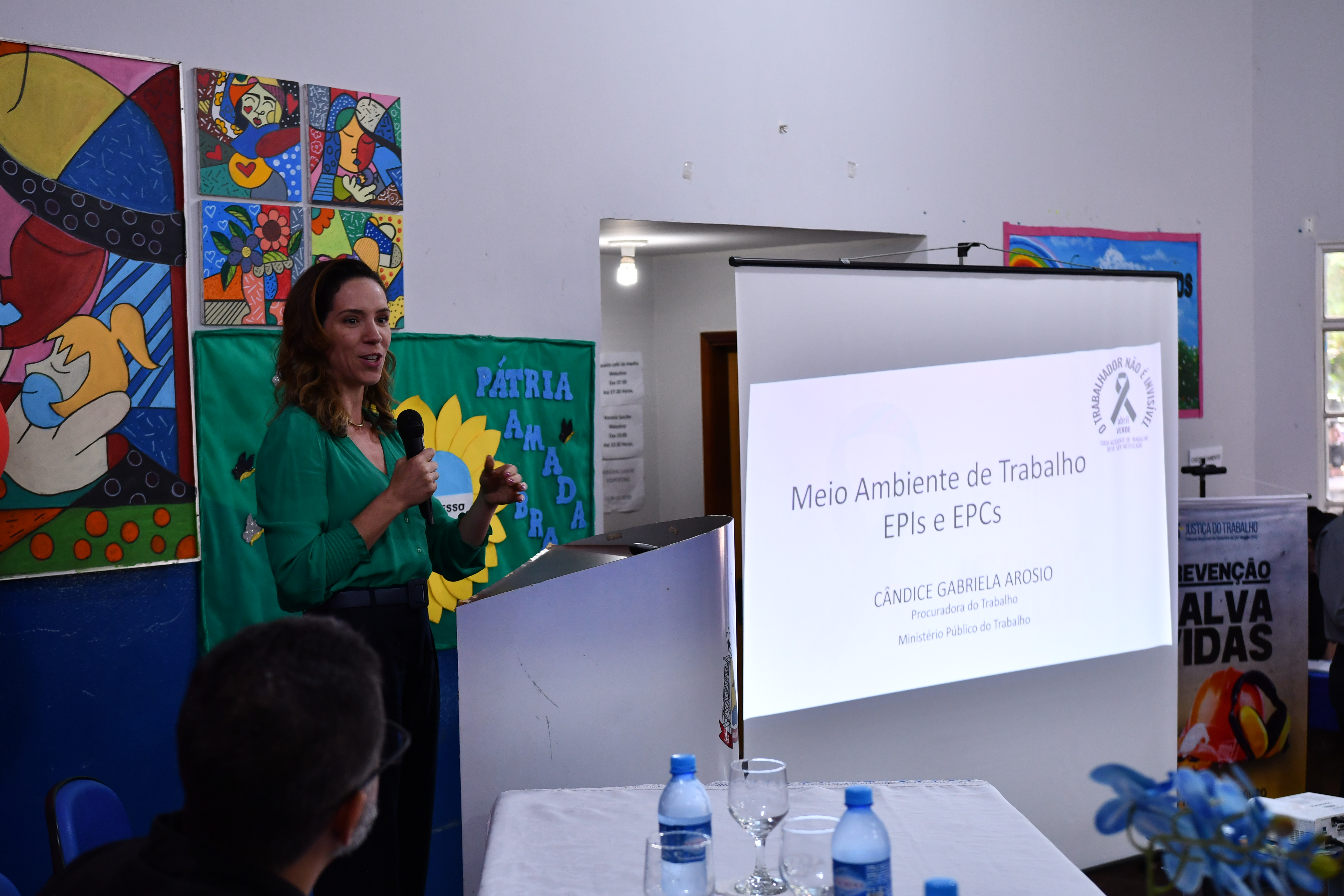 A Procuradora do Trabalho, Cândice Gabriela Arósio abordou sobre princípios preventivos e de precaução.