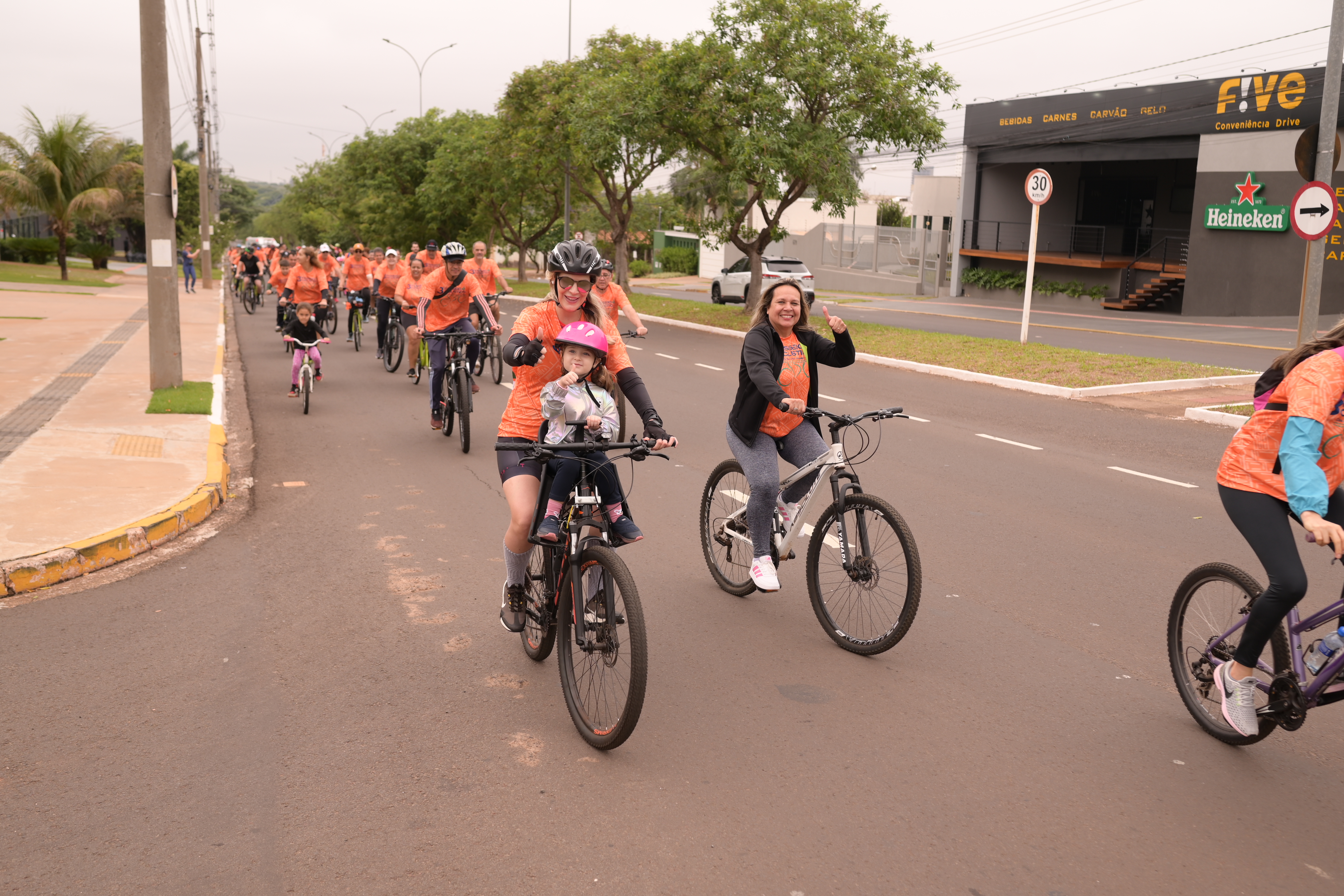 O evento reuniu magistrados (as) , servidores (as) e suas famílias, promovendo a integração entre os participantes e incentivando a prática de atividades físicas.