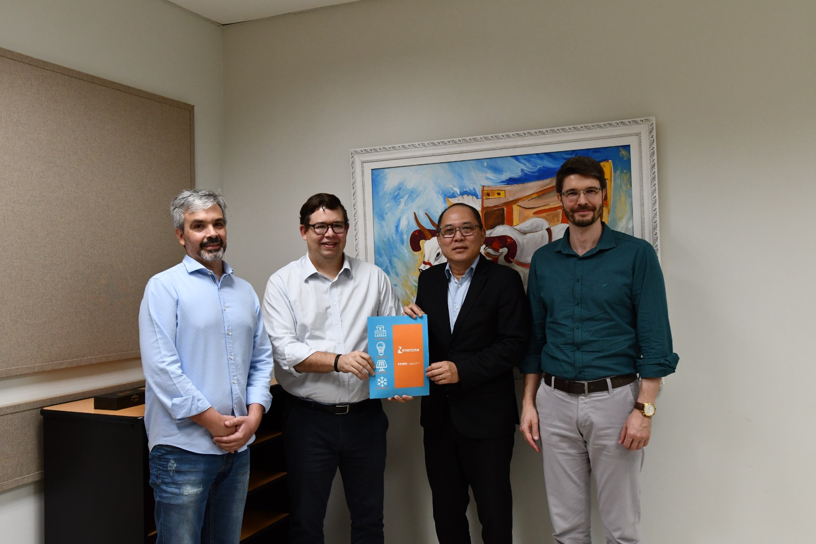 o TRT/MS assinou ontem (12), convênio com a Energisa para participar do projeto de eficiência energética.
