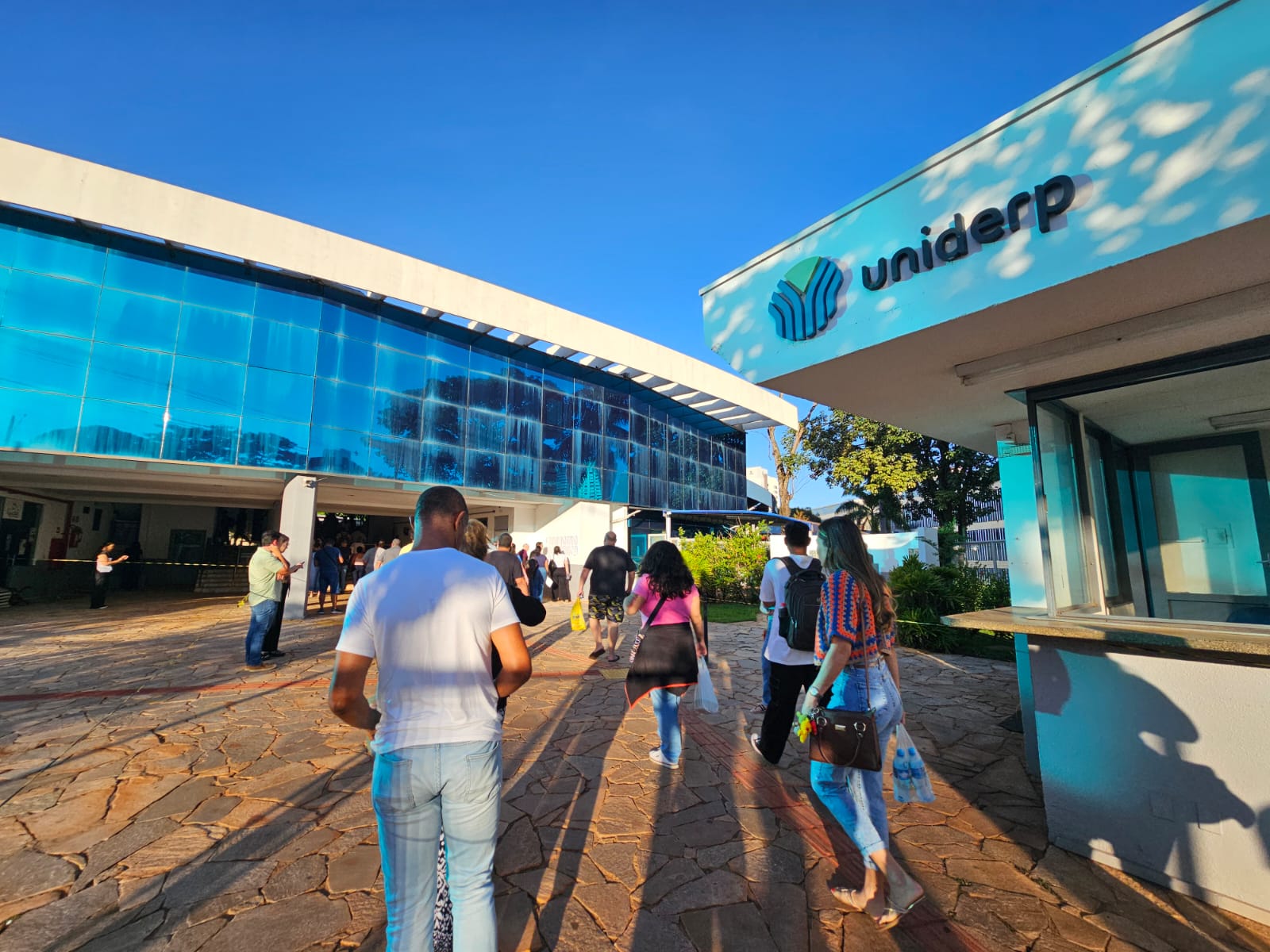 O Tribunal Regional do Trabalho da 24ª Região realizou, neste domingo, 9 de março, o concurso público para provimento de cargos técnico e analista judiciário.