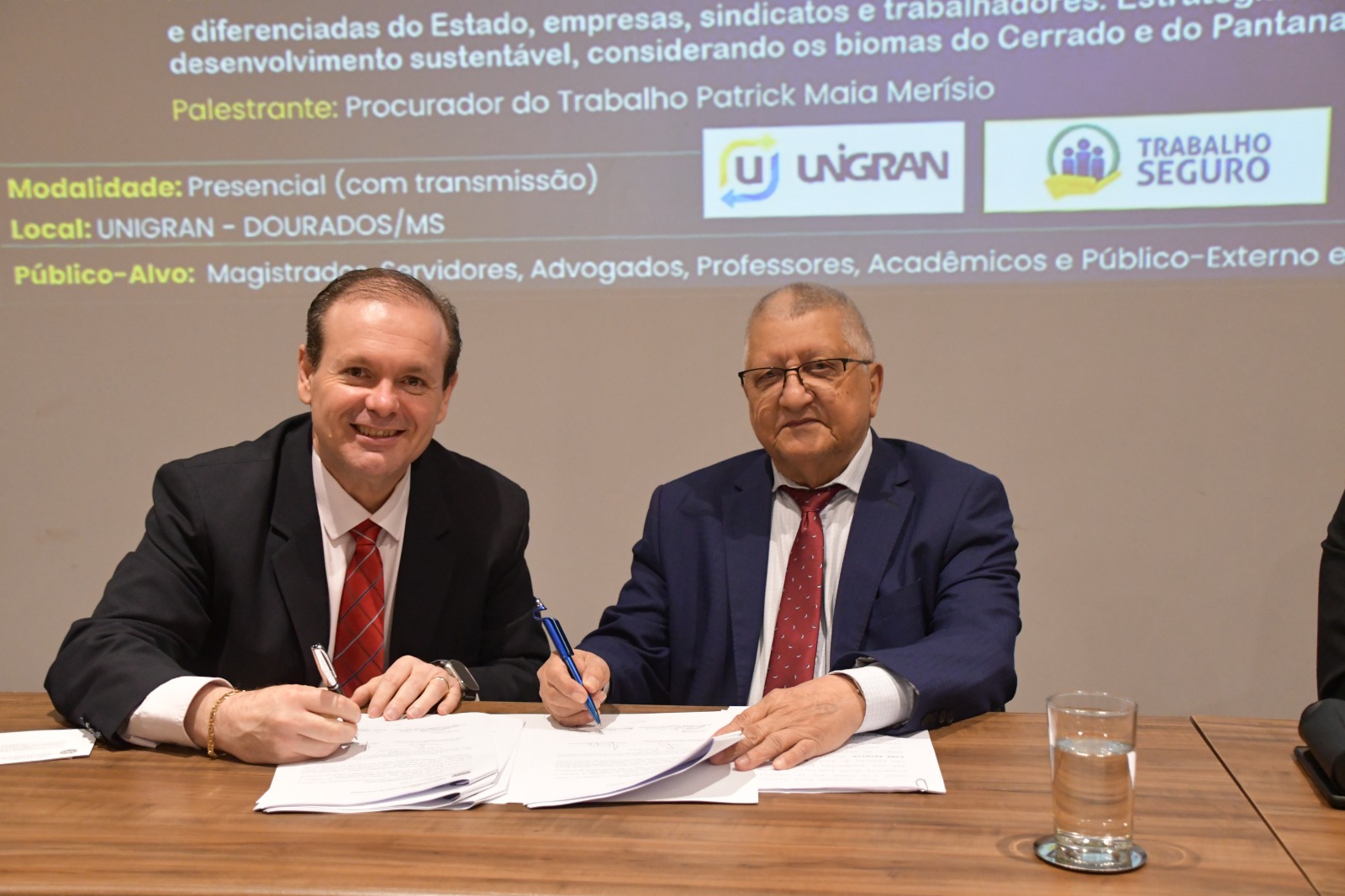 Durante a solenidade, foi assinado um acordo de cooperação técnica entre o TRT/MS e o Centro Universitário da Grande Dourados (Unigran).