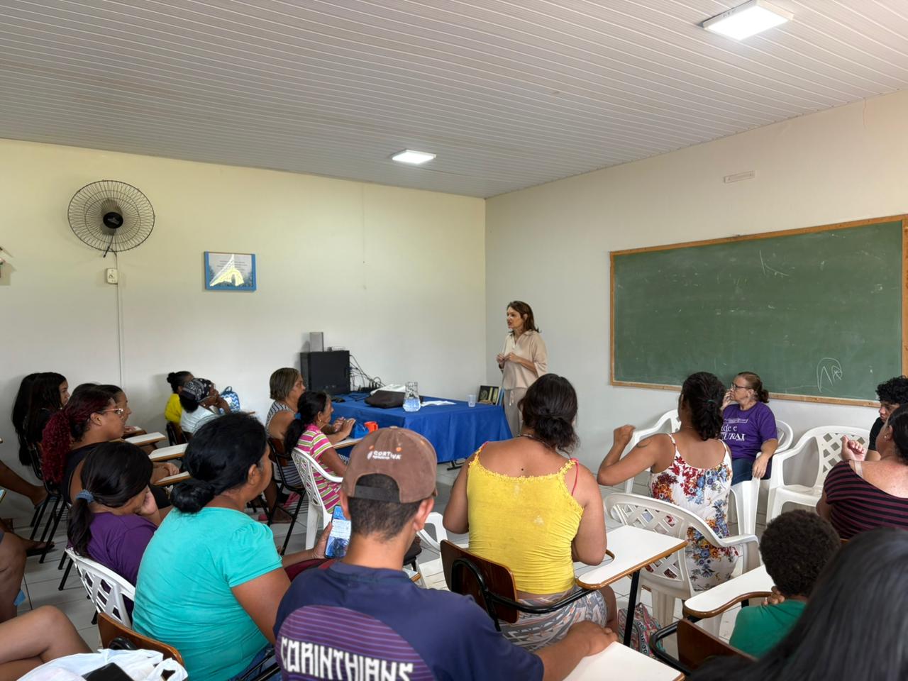 A ouvidora da Mulher do Tribunal Regional do Trabalho da 24ª Região (TRT/MS), juíza Ana Paola Emanuelli Balsanelli, ministrou uma palestra sobre violência doméstica