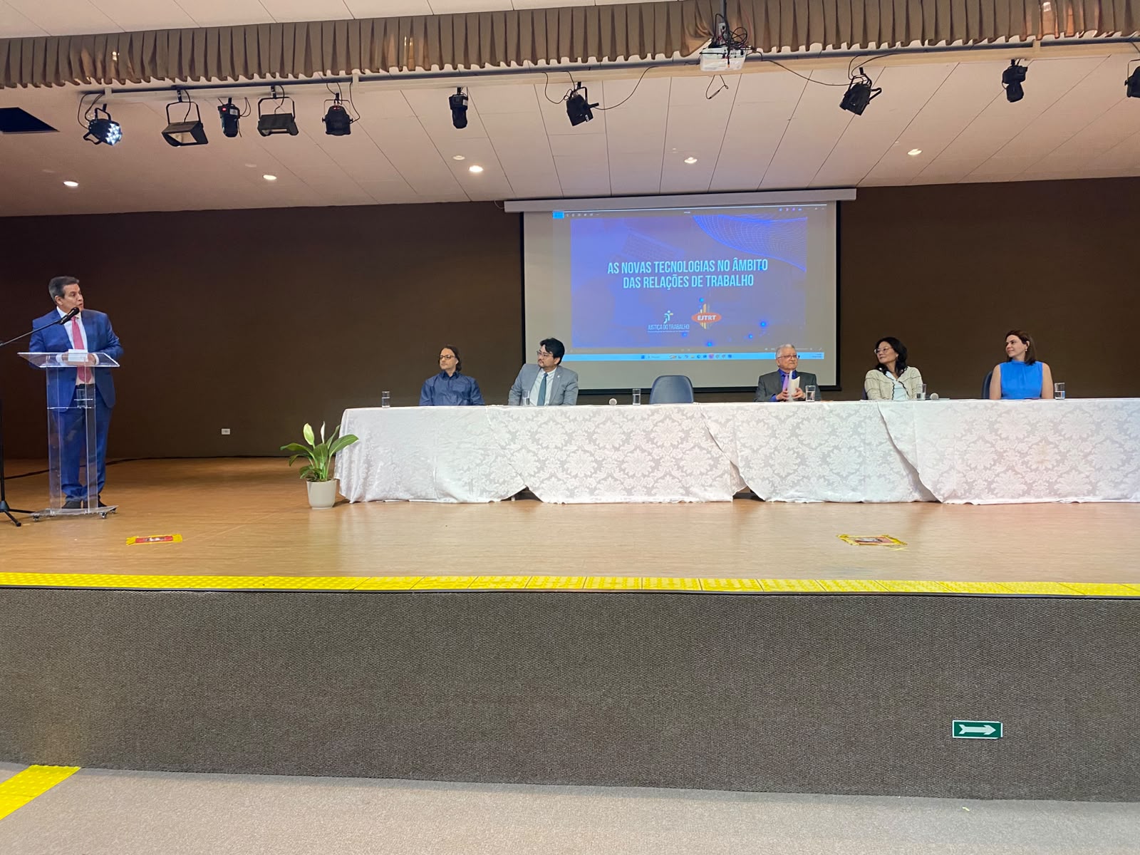O ministro do TST Amaury Rodrigues Pinto Junior destacou a importância de levar as atividades da Escola Judicial para dentro das universidades.