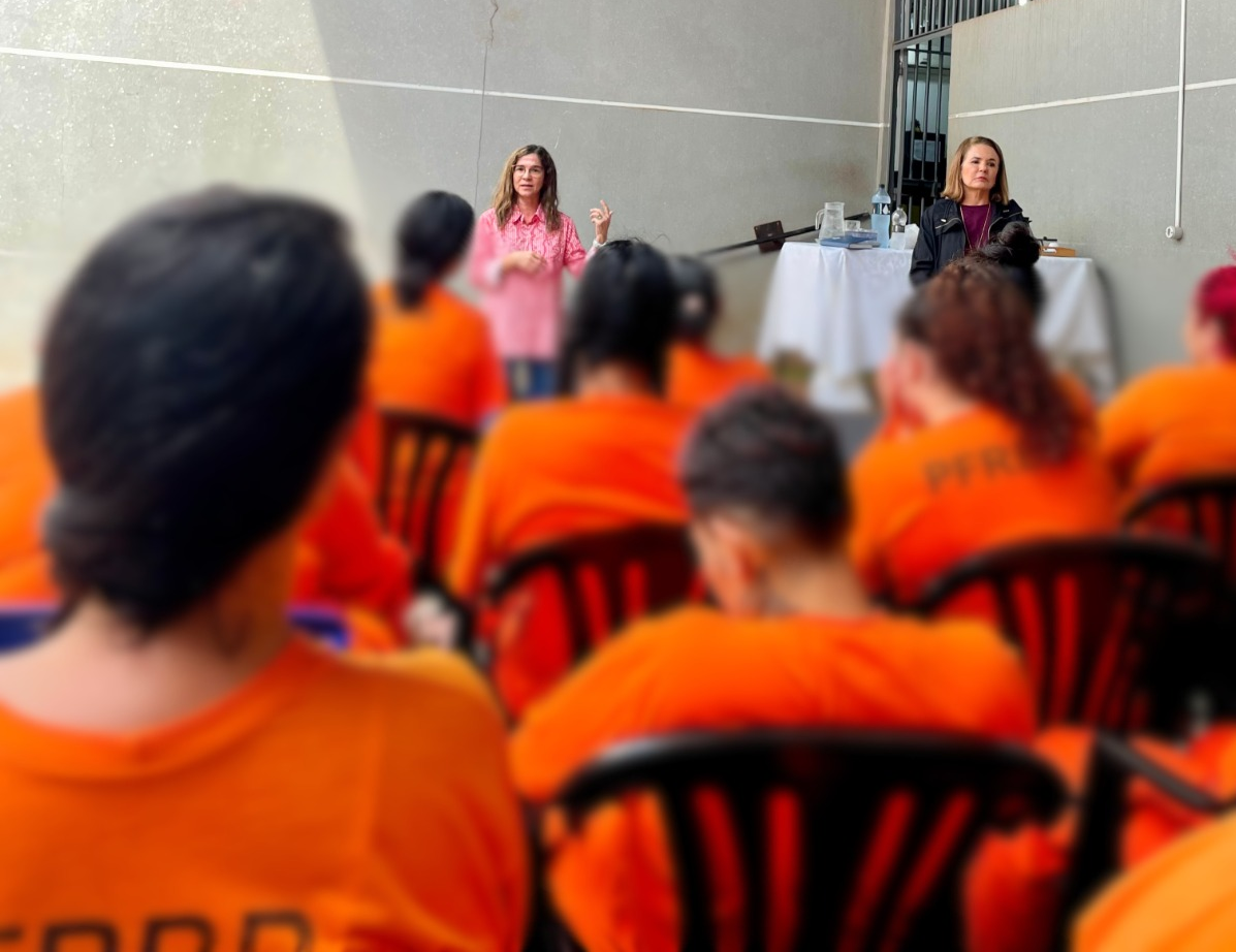 A juíza do Tribunal Regional do Trabalho da 24ª Região (TRT/MS), Daniela Rocha Rodrigues Peruca, participou na quinta-feira (30/7) do projeto “Sistema Prisional: Capacitação para Inclusão”