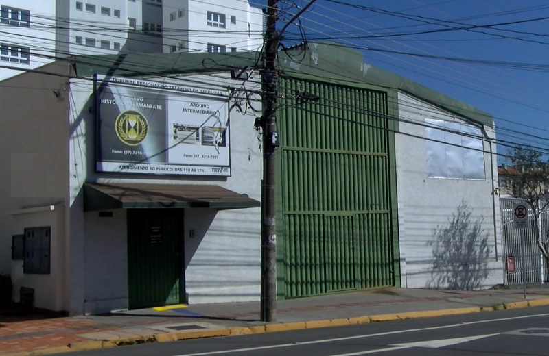 Foto da fachada do prédio do Arquivo Geral do TRT