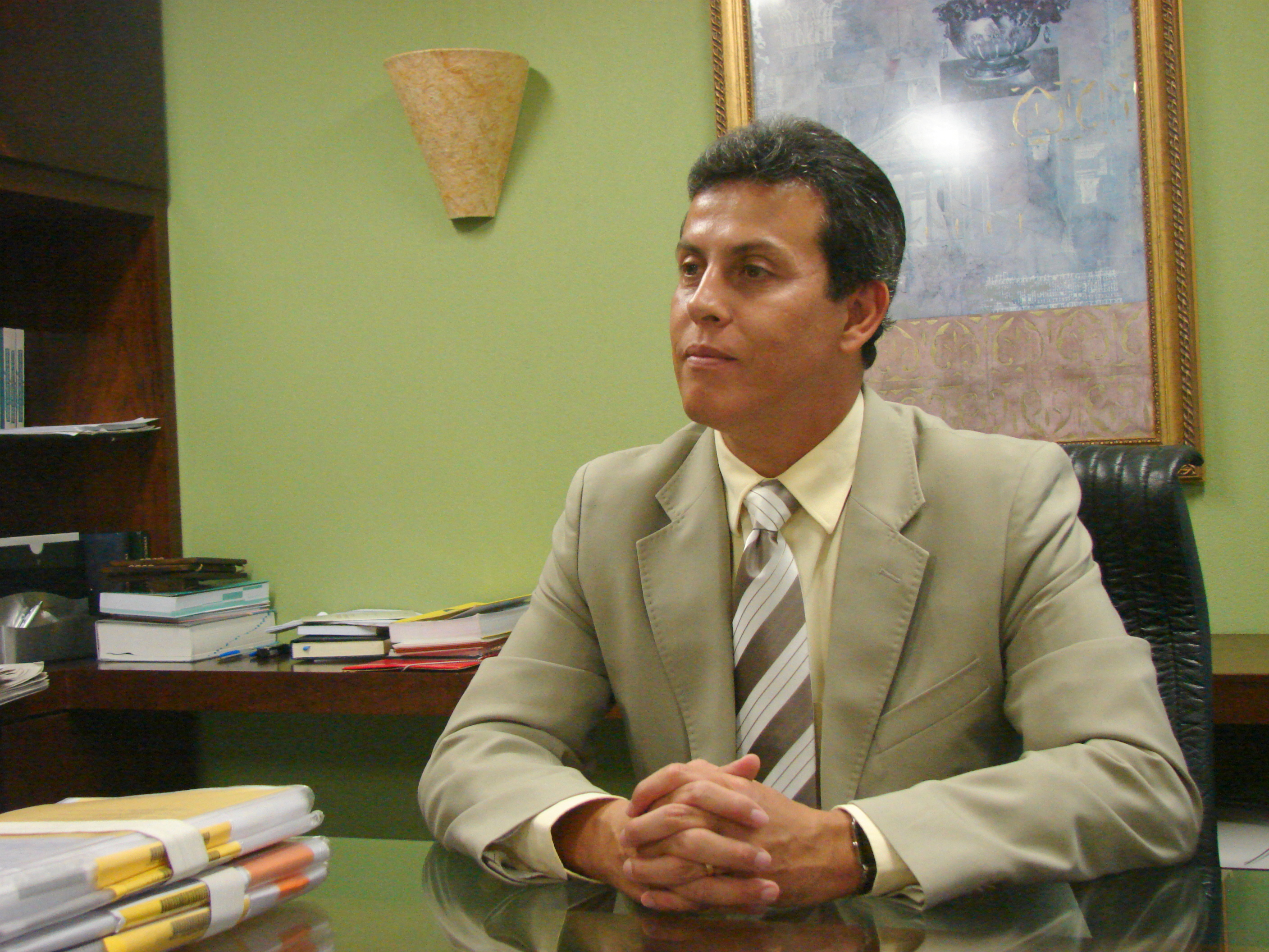 Foto antiga do Ministro Amaury Rodrigues Pinto Junior