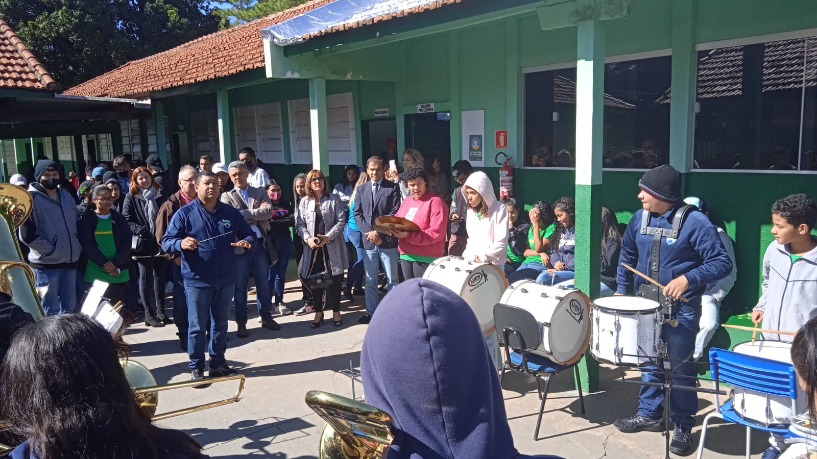 Em visita à Escola, gestores do PCTI foram recebidos pela Banda Marcial Lino Villachá.
