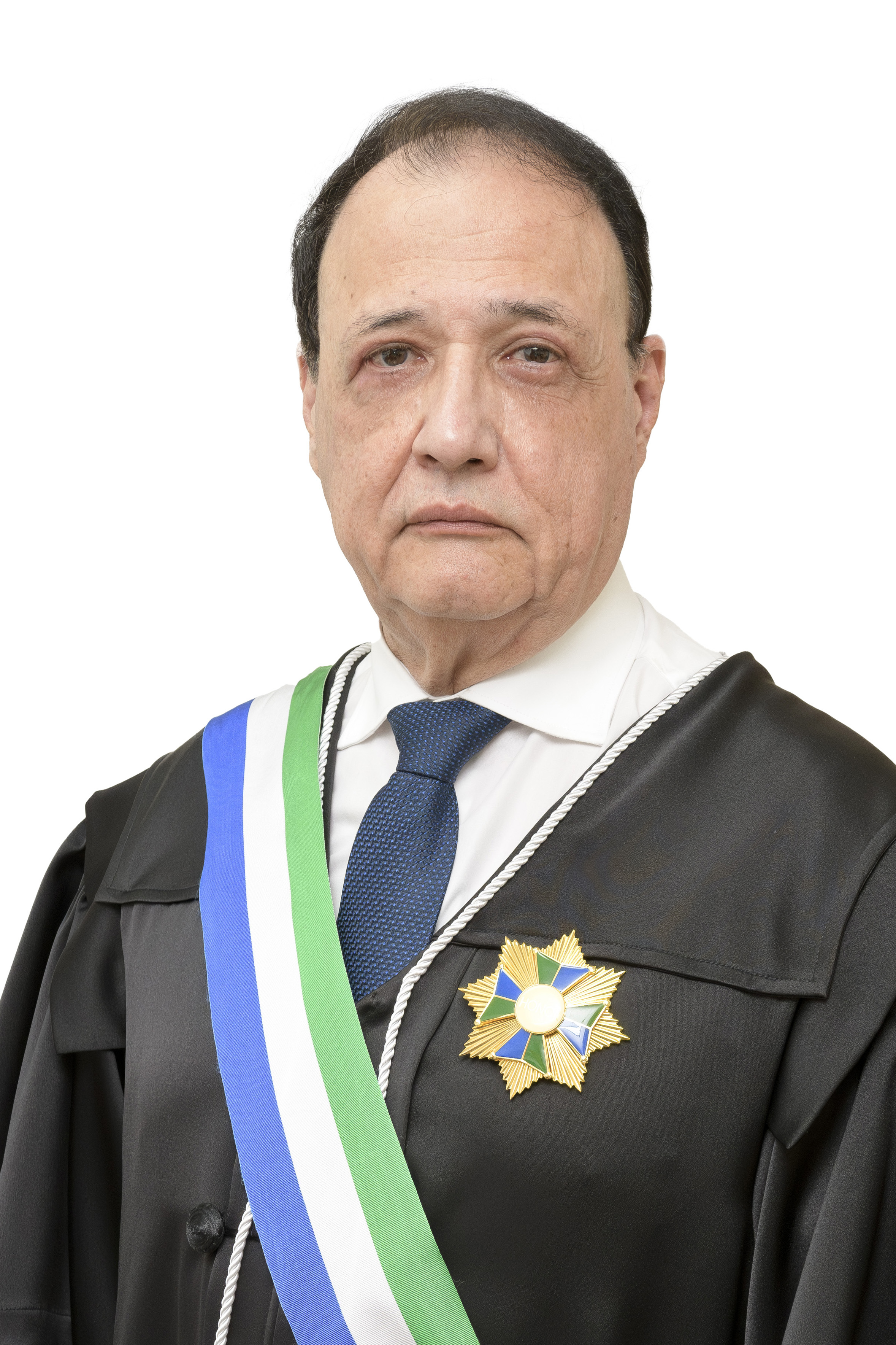 Foto do desembargador Tomás vestido de toga