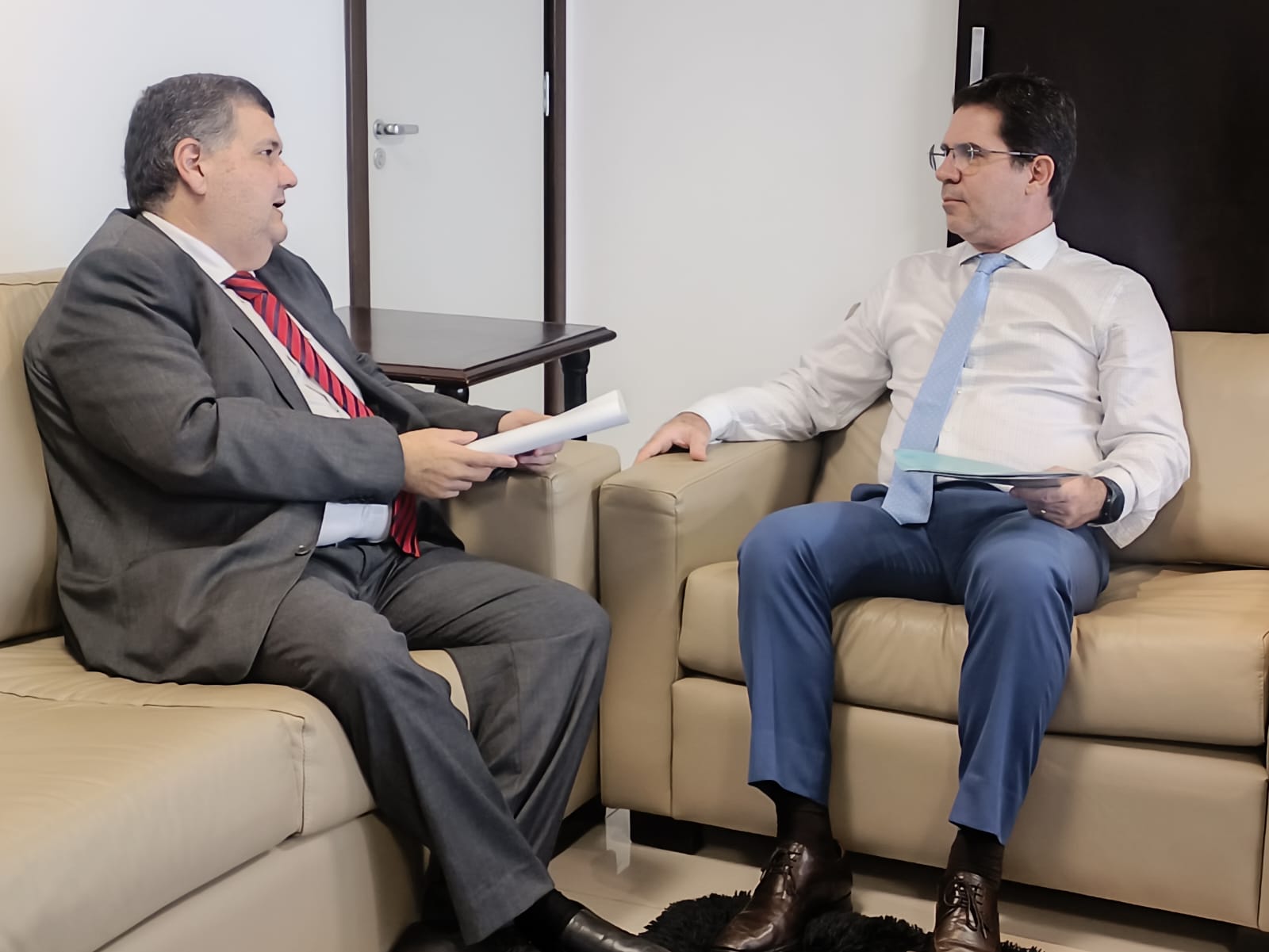 Chefe da Procuradoria, Eimar Rosa, ao lado do presidente do TRT/MS, des. João Marcelo