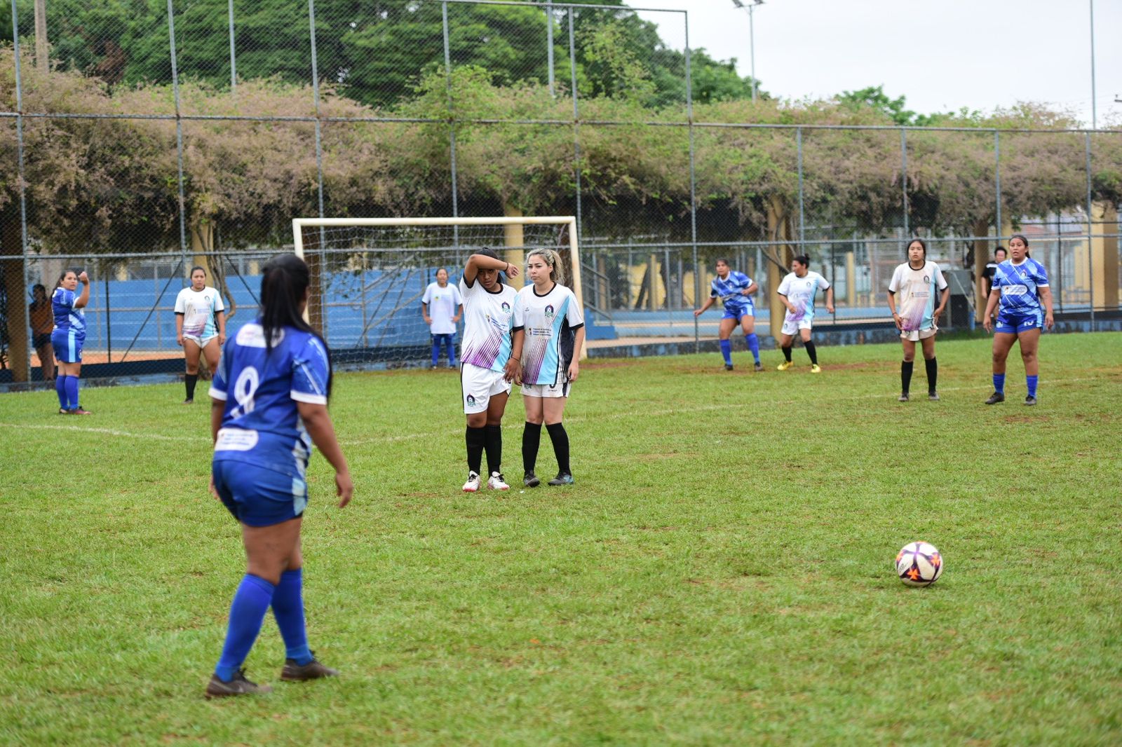 jogo de futebol feminino