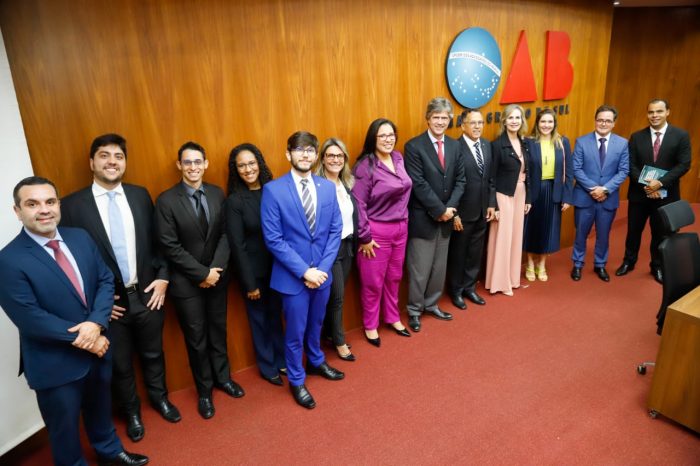 Foto com os participantes do Simpósio "Reflexos da pandemia da Covid-19 nas relações de trabalho"