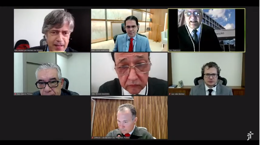 Captura de tela de reunião realizada de maneira telepresencial pela plataforma Zoom.