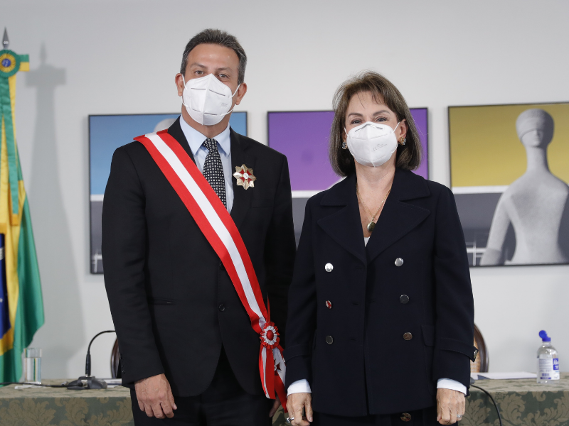 Foto do Ministro Amaury Rodrigues Pinto Junior com a Ministra Maria Cristina Peduzzi