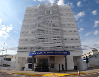 Imagem da fachada do Fórum Trabalhista Senador Ramez Tebet em Campo Grande