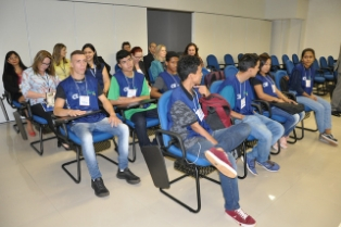 TRT/MS recebe jovens aprendizes contratados pela cota social