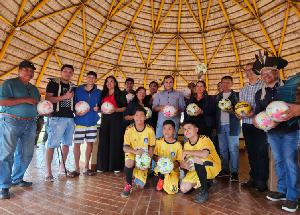 Justiça do Trabalho entrega 300 bolas para comunidades indígenas de MS