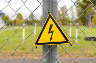 Trabalhador que sofreu acidente fora do expediente não tem direito à indenização