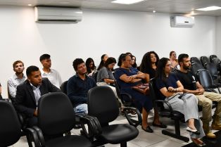 Acadêmicos da Uniderp participam de visita técnica ao Cejusc