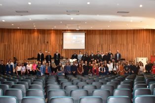 Acadêmicos de Direito conhecem a prática da Justiça do Trabalho em visita ao TRT/MS