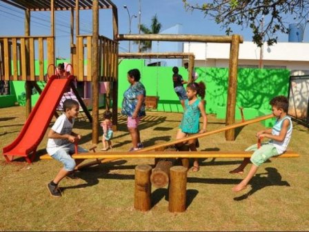 Parque infantil construído com recursos de processos trabalhistas será inaugurado nas Moreninhas no sábado (30)